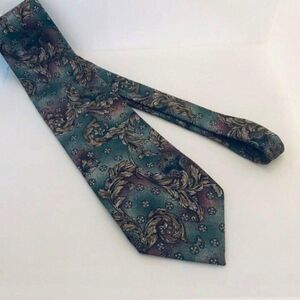 #1720 Vintage Bill Blass green leaf print silk necktie 57 X 3.5